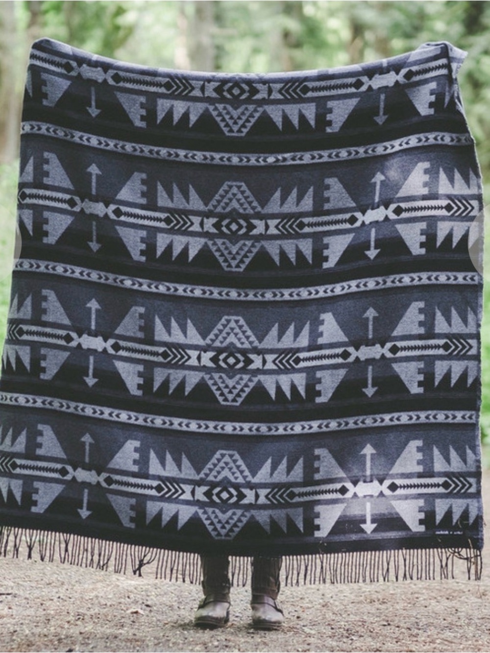 The Sackcloth and Ashes WOOL BLEND  Arrow Mexican Blanket